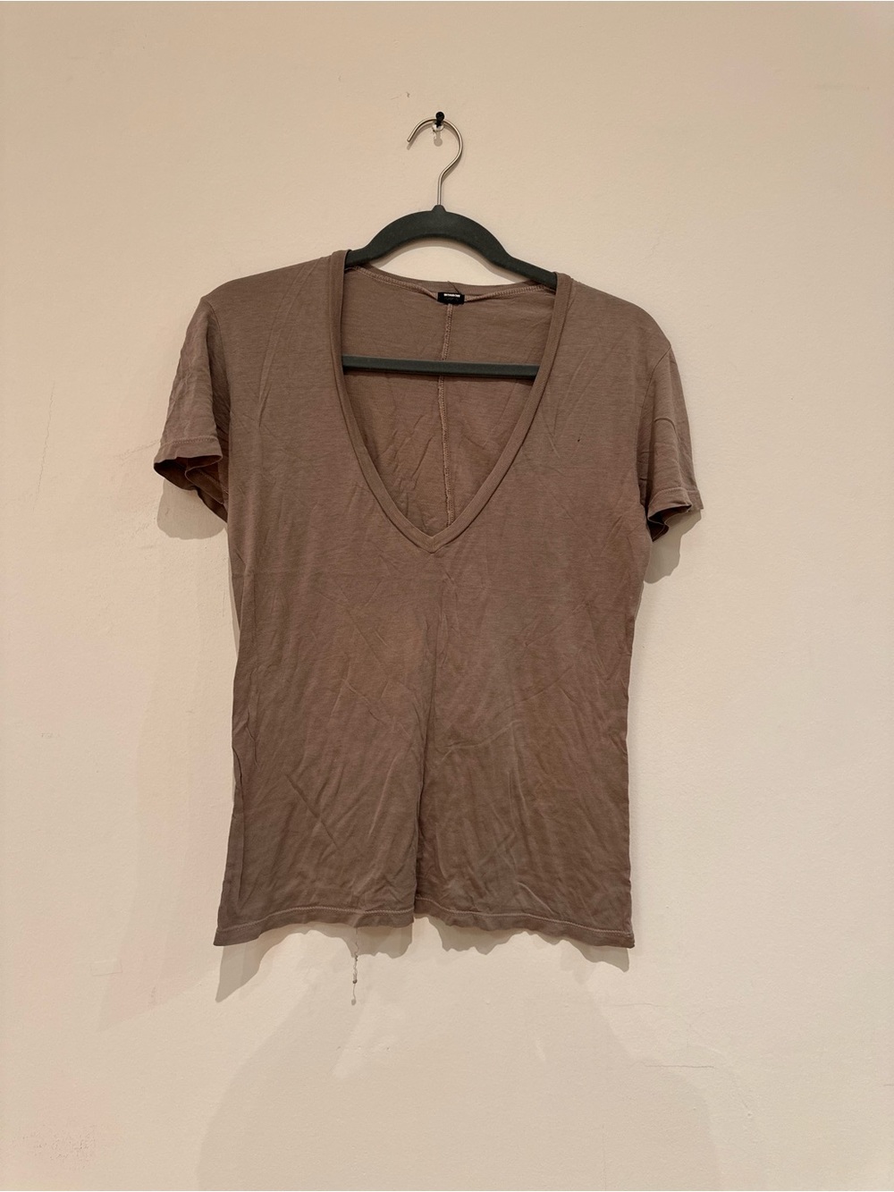 Monrow V-Neck Short Sleeve Tee in Taupe Brown
